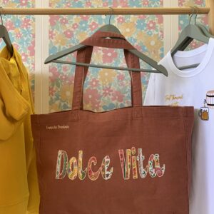 Grand tote bag personnalisé avec texte au choix réalisé dans mon atelier à Mérignac